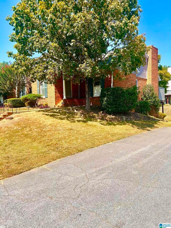 Foto del edificio - 2212 Ascot Ln