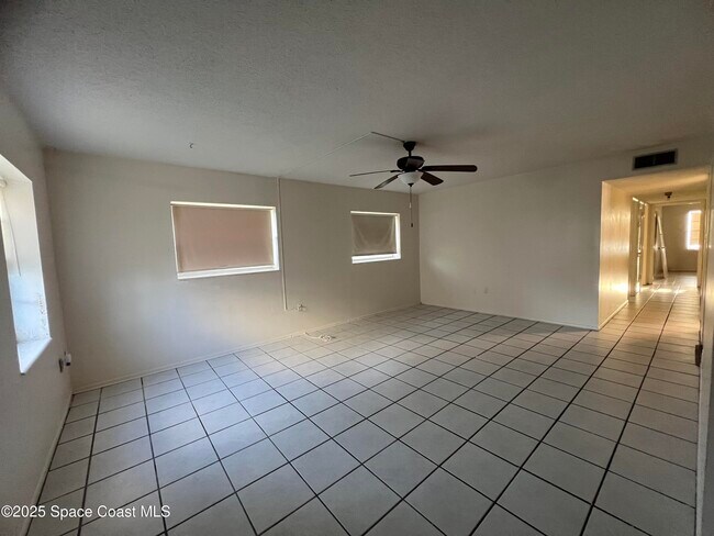 Foto del edificio - 190 E Olmstead Dr