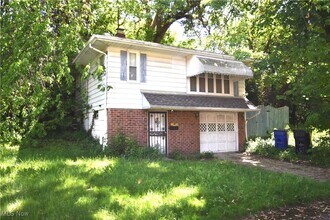 Building Photo - 3583 Lloyd Rd