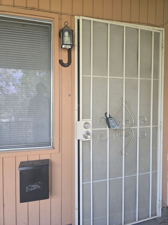 Building Photo - 3507 E 3rd St