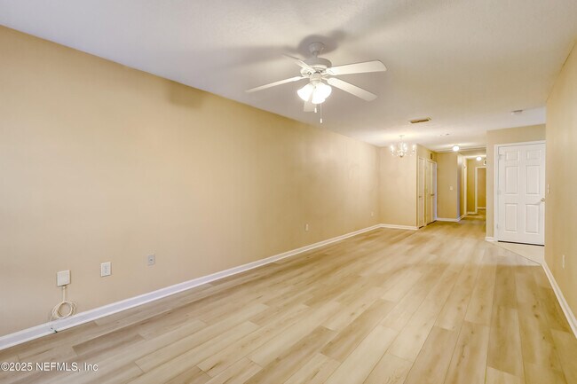 Foto del edificio - 8448 Kona Ave