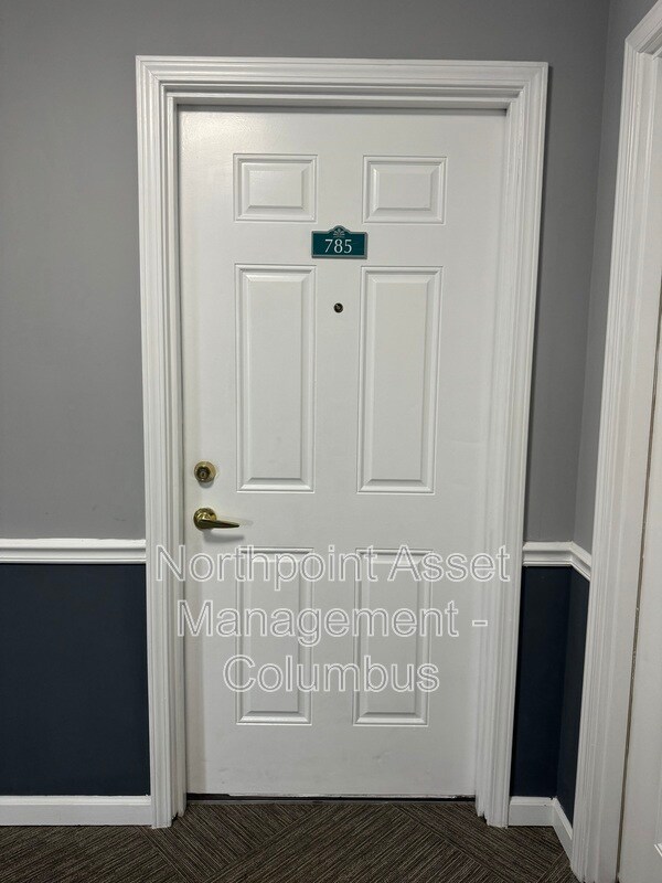 Foto del edificio - 785 Hidden Springs Dr