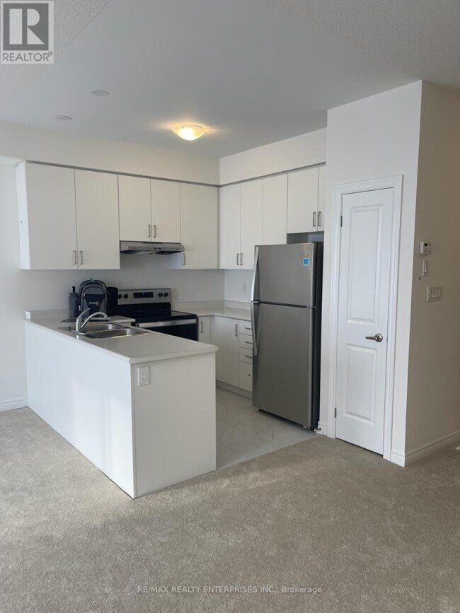 Building Photo - 16 Vickers Rd