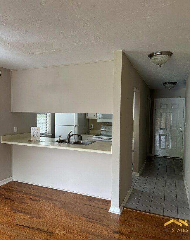 Building Photo - 1670 Snowball Way