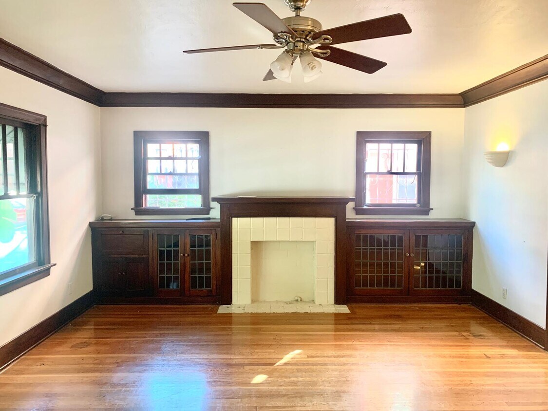 Primary Photo - 1400 N Formosa Ave