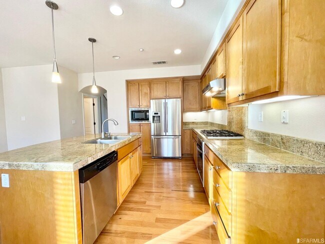 Building Photo - 6050 Hillbrook Pl