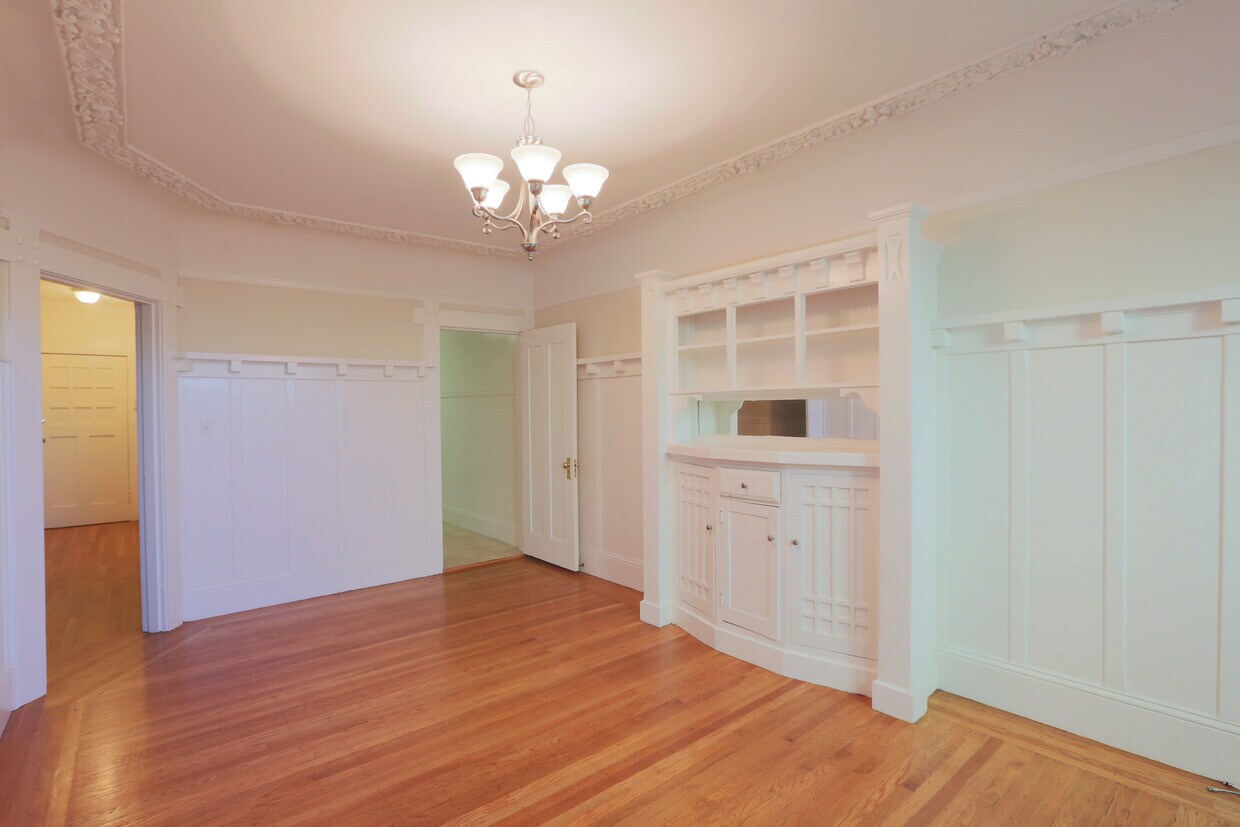 Living Room - 1450 Washington St