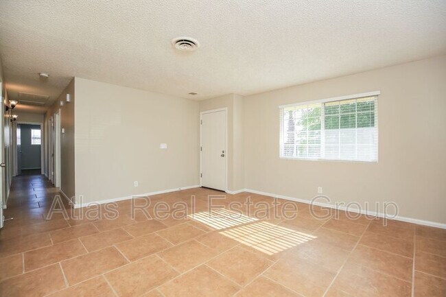 Building Photo - 2612 Sierra Madre Dr