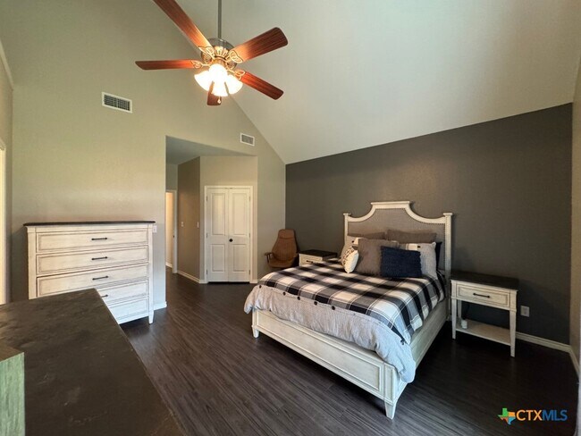 Foto del edificio - 102 Lexington Ln