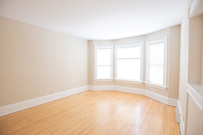 Building Photo - 2728 N Murray Ave