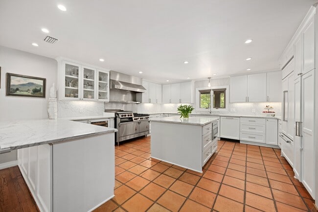 Foto del edificio - 907 Crystal Creek Dr