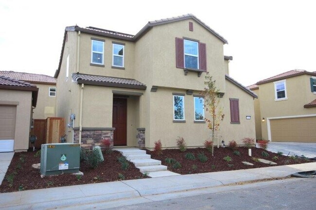Foto del edificio - 3 Bed Home in Gated Elk Grove Community