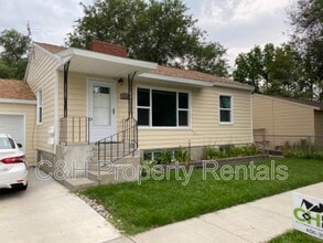 Building Photo - 1014 4th St W