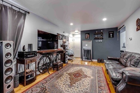 Foto del edificio - 6414 N Mozart St