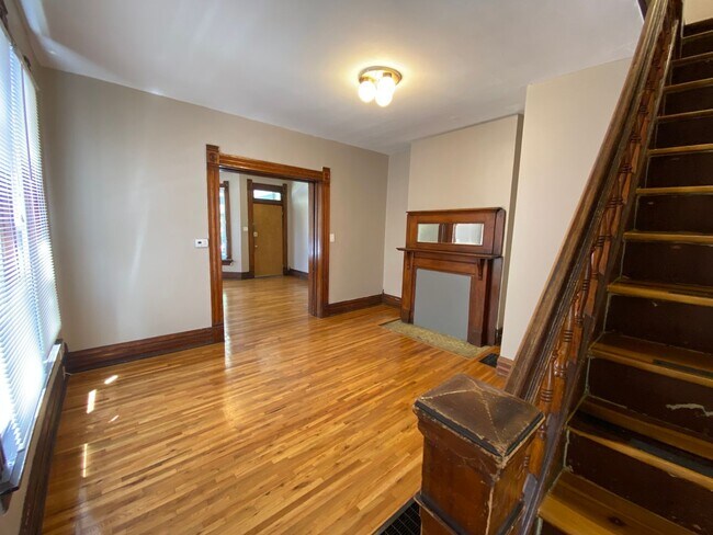 Foto del edificio - W 8th Ave 227-229 HHR