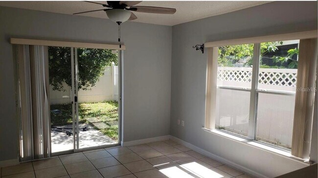 Foto del edificio - 605 Blake Ave