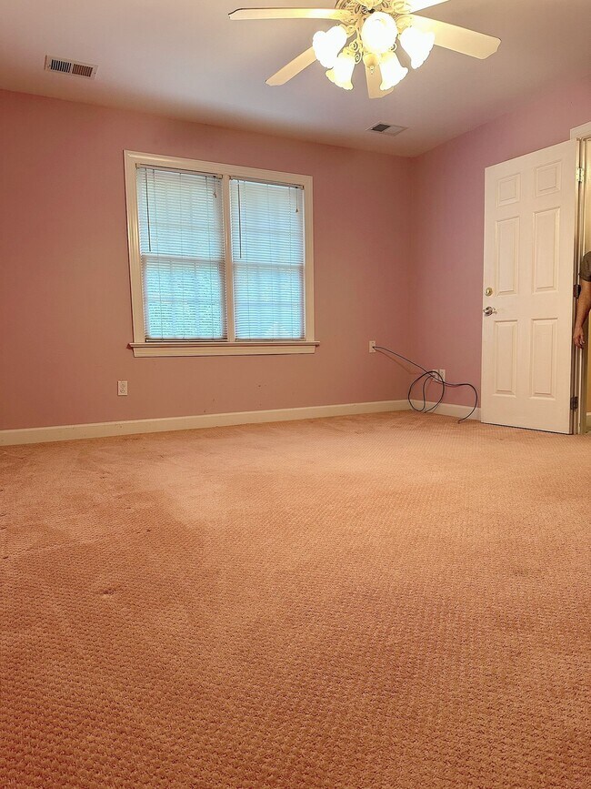 Photo - 100 Steep Bank Dr House