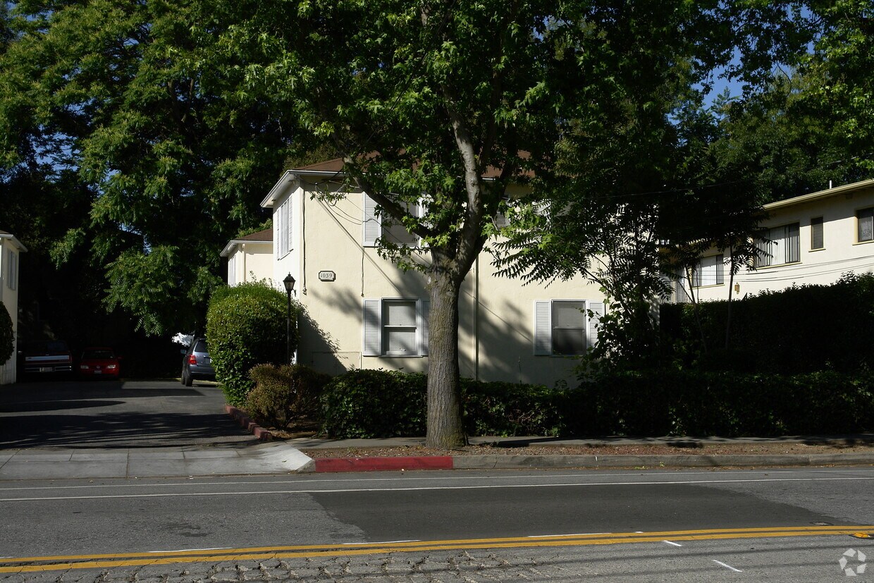 Foto principal - 1039 Laurel St
