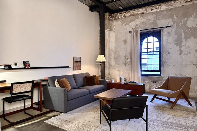 Foto del edificio - 1009 W Juneau Ave