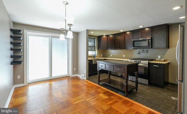 Foto del edificio - 3161 S Sydenham St