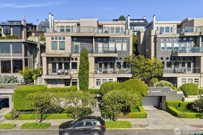 Foto del edificio - 1958 Harvard Ave E