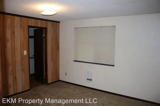 Building Photo - 2 br, 1 bath House - 1713 NE 99th St. B