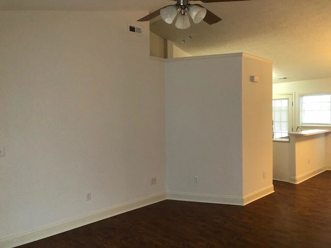 Foto del edificio - 102 John Ct