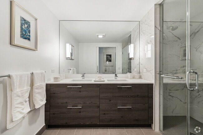 2BR, 1BA - 643 SF - 1177 Market at Trinity Place