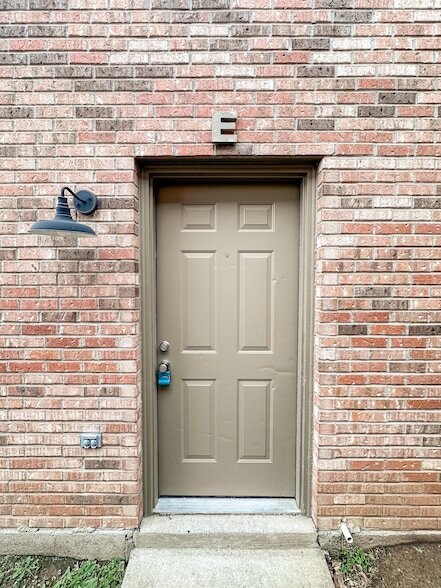 Building Photo - 124 Ballygar St