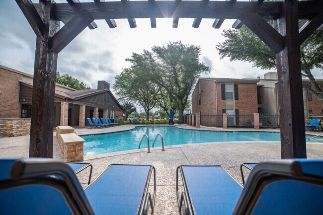 Foto del edificio - 2800 Ashford Trail Dr