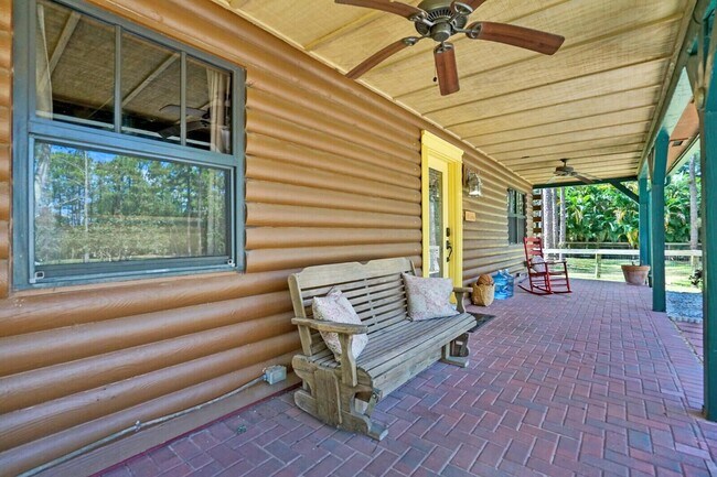 Foto del edificio - 13050 Marcella Blvd