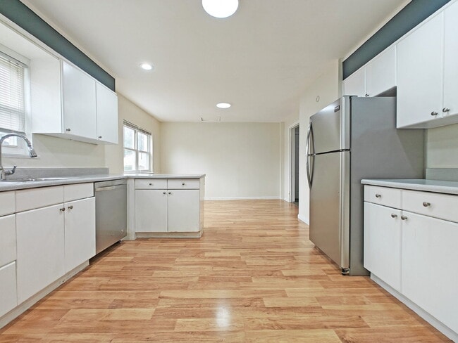 Foto del edificio - 496 Tappan Rd