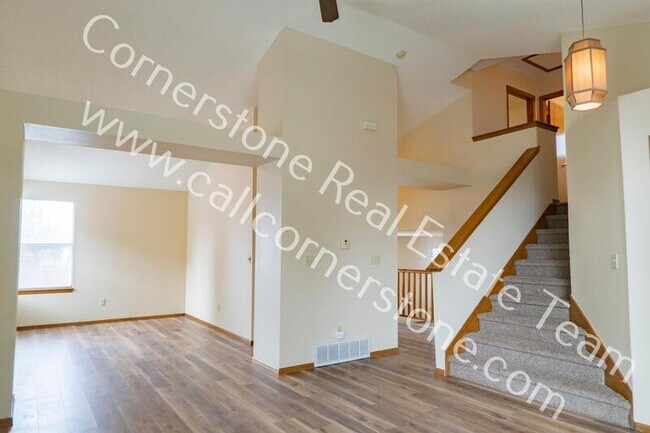 Photo - 3050 Haystack Dr House