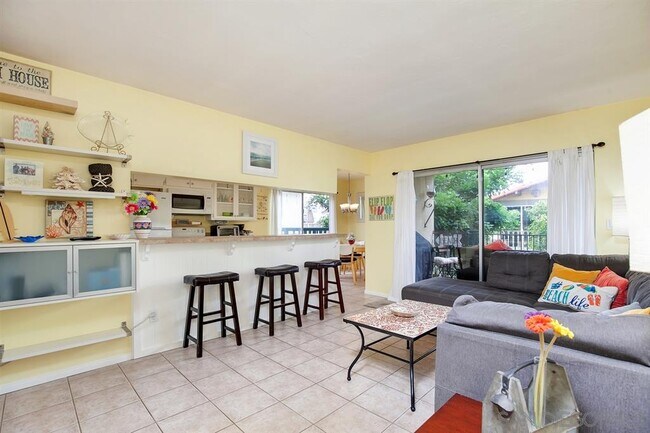 Foto del edificio - 731 Dover Ct