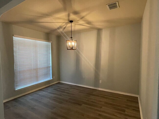 Foto del edificio - 3 Bedroom/2.5 Bathroom  Alamo Ranch Subdiv...