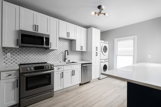 Kitchen 1 - 1836 N Palmer St