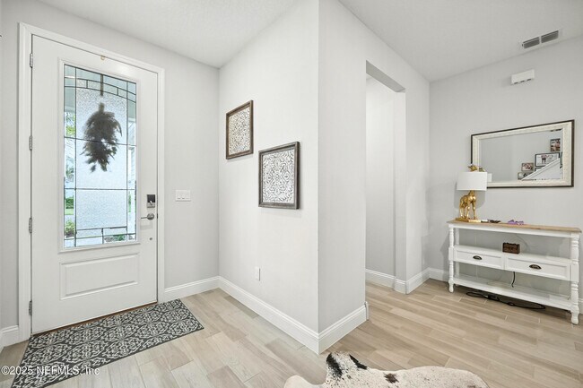 Foto del edificio - 356 Clifton Bay Lp