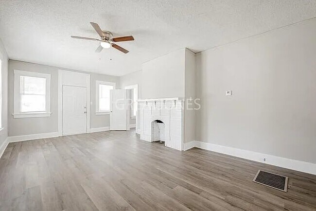 Foto del edificio - 2528 10th St