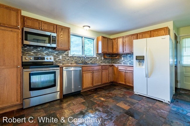 Foto del edificio - 3 br, 2 bath House - 725 Pine Rock Avenue