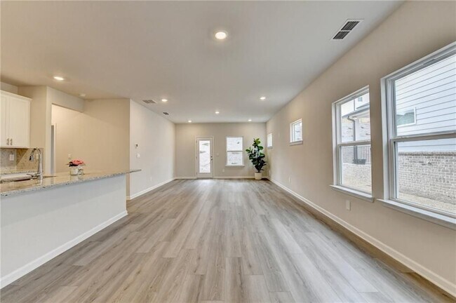 Foto del edificio - 2357 Whitworth St