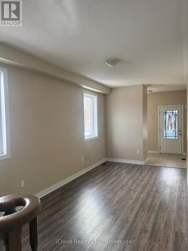 Building Photo - 294 Pine Ave