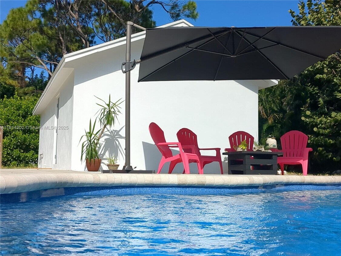 Primary Photo - 11324 Palm Tree Ln