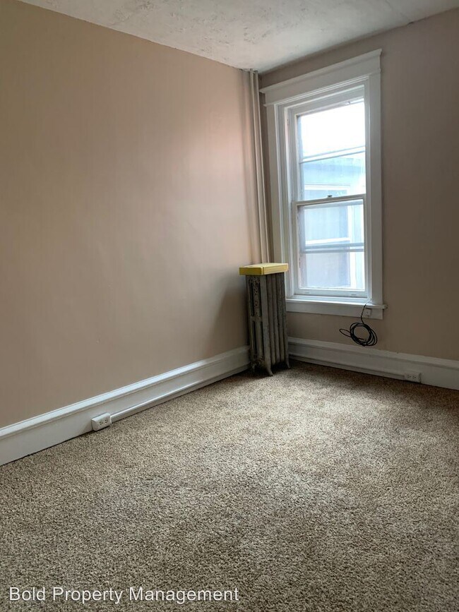Building Photo - 6 br, 1.5 bath House - 1036 N 4th Street