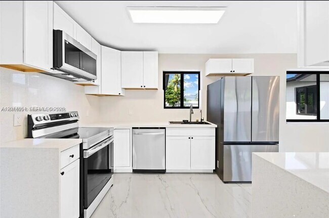 Foto del edificio - 721 SW 5th Ct