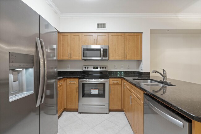 Building Photo - 6475 Emerald Dunes Dr