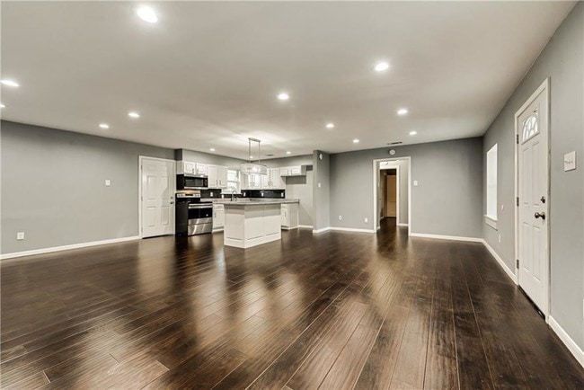 Building Photo - 2407 El Capitan Dr