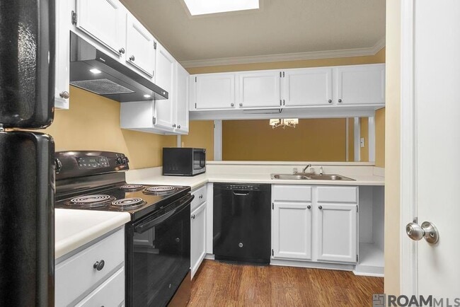 Building Photo - 8500 Bluebonnet Blvd