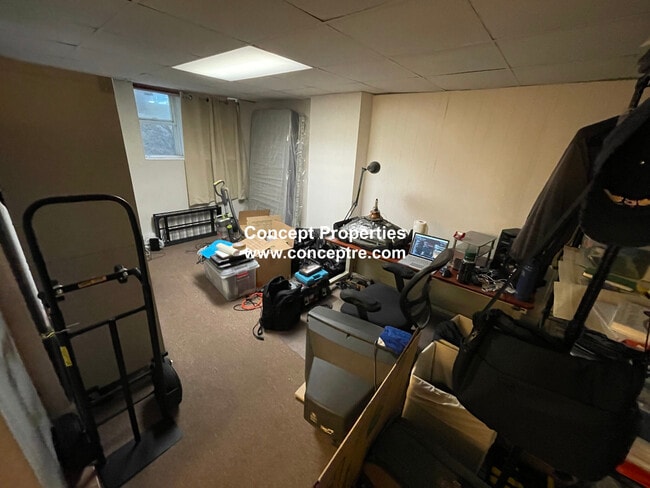Building Photo - 1683 Beacon St