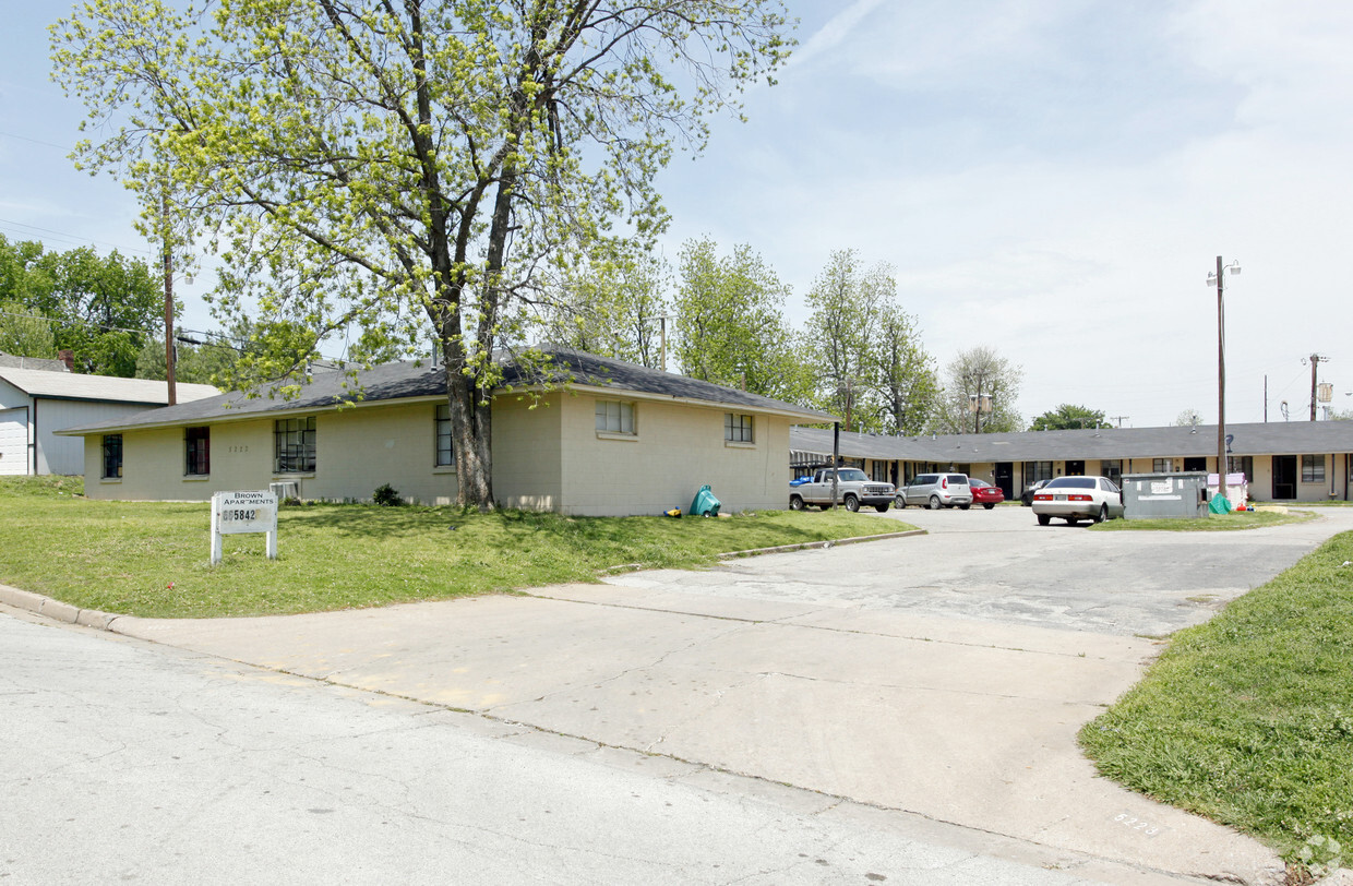 Primary Photo - Brown Apartments