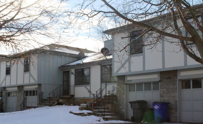 Building Photo - 111-117 N Saxony Dr